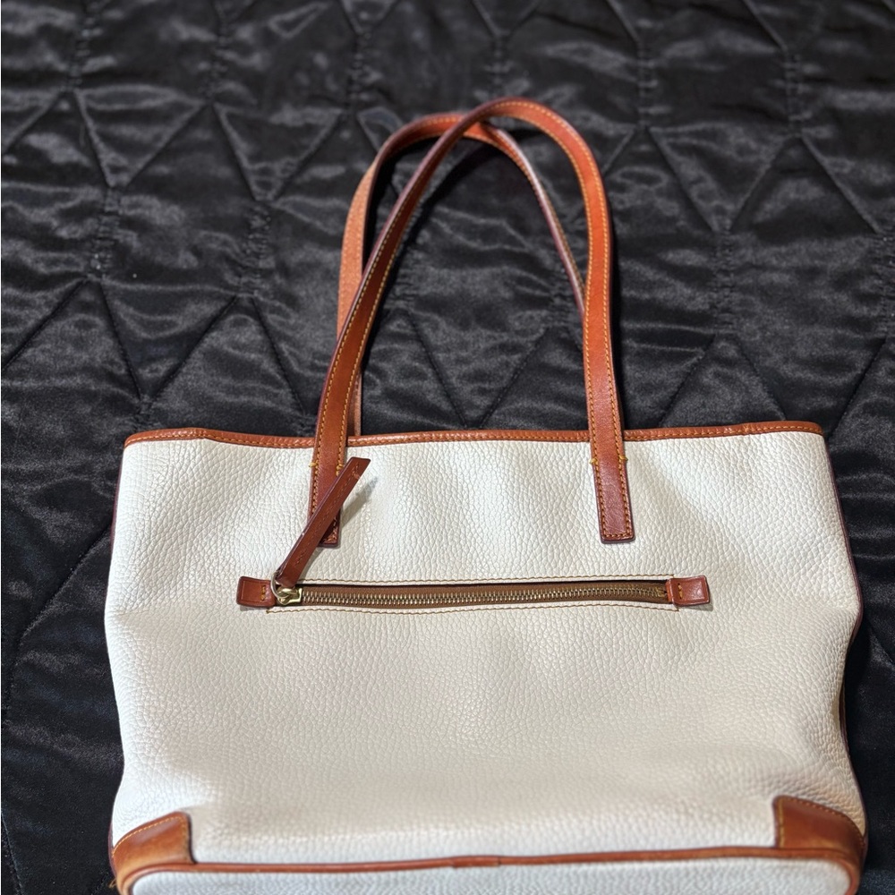 Dooney & Bourke White and Tan Tote Bag - Picture 4 of 7